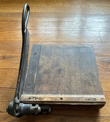 Vintage Wood Small Photo Paper Cutter 6″ x 7″ – Blade Needs Sharping
