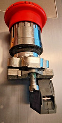 Telemecanique Zbe-102 Emergency Stop Button With Contact Block 240v 3a FIT YALE