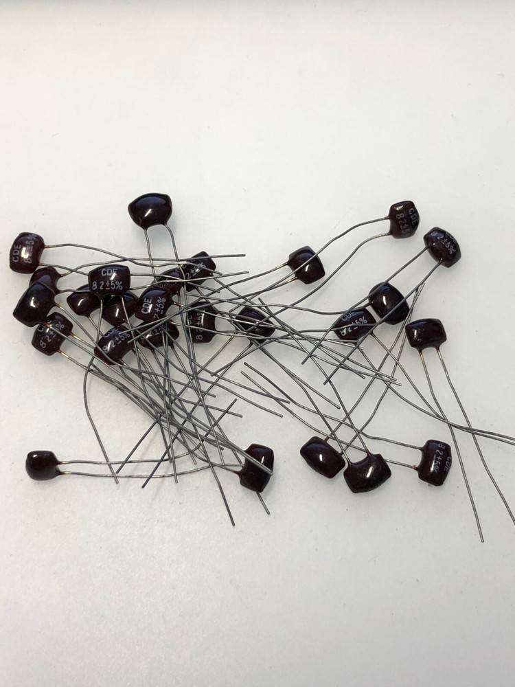 2 Cornell Dubilier(CDE) CD10 Mica Capacitor 82pF 500V 5% 3.6mm Lead Spacing