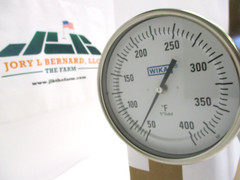 WIKA THERMOMETER, 1/2″ MNPT , 0-400* F TEMPERATURE , 17″ PROBE , SURPLUS