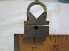 BEAUTIFUL FISH TAIL V-BLOCK W/ CLAMP – 2 1/2″ L x 1″ W x 1″H – Fine!