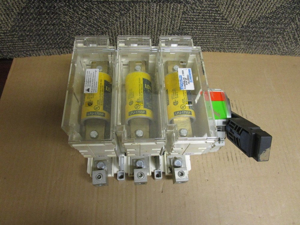 FERRAZ SHAWMUT FUSERBLOC DISCONNECT FBJ200SO 200A AMP 3 POLE w/ FUSES