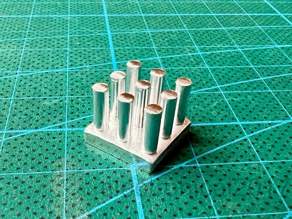Lot of 10pcs Adafruit Aluminum SMD/SMT Heat Sinks, 0.5 x 0.5in [12.7mm], 1/2″