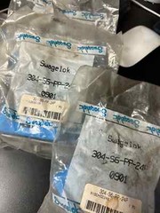 Swagelok 304-S6-PP-24P Bolted Plastic Clamp Pipe Support Kit, 1 1/2 in. Pipe
