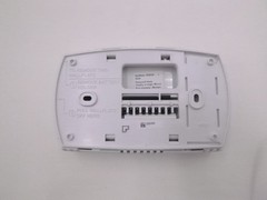 Honeywell FocusPro 5000 Non-Programmable Thermostat SEE DESC