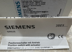 Siemens 3SE5112-0BD02 Limit Switch Roller Plunger 1NO/1NC New!!!!