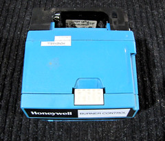Used Honeywell RM7895A-1014 Flame Safety Burner Control
