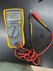Fluke 116 True-RMS Field Technicians Digital Multimeter With Leads