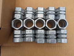 Lot of 15 Arlington 822 1″ EMT Compression Connector Concrete Tight Zinc Diecast
