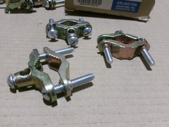 Arlington 720S Box of 25 1/2″ To 1″ Bare Wire Ground Clamp Pipe Range AK