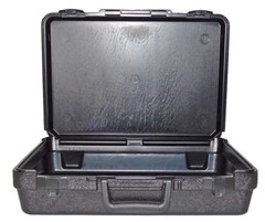 608 – PLATT LUGGAGE – BLOW MOLDED CASE – Exterior Dimensions (L x W x D): 17″ x