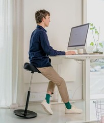 Varier Move Tilting Saddle Stool, Height Adjustable Gaslift, Red/Black
