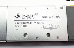 EMC E.MC N3R352C-08E4 N3R352C-08 24VDC solenoid valve solenoid valve -unused/original packaging-