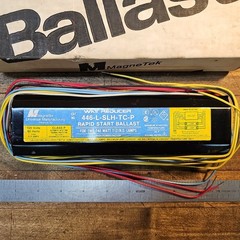 (2) New MAGNETEK UNIVERSAL BALLASTS 446LSLHTCP 120V F40 T12 RS • ☆USA