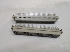 2x AMP TE 650895-4 Eurocard DIN 41612 Type R 96-Pin Female Right Angle Connector