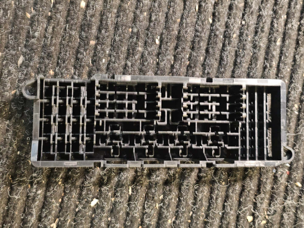 (QTY 5) Fuse Block for Bobcat Loaders T650, T595, T550, T450, S650, S590, S510