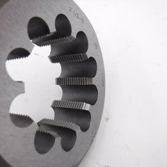2-1/2″-12 UNS RH Threading Die 4-1/2″ Hex OD Carbon Steel 1-1/2″ Thick