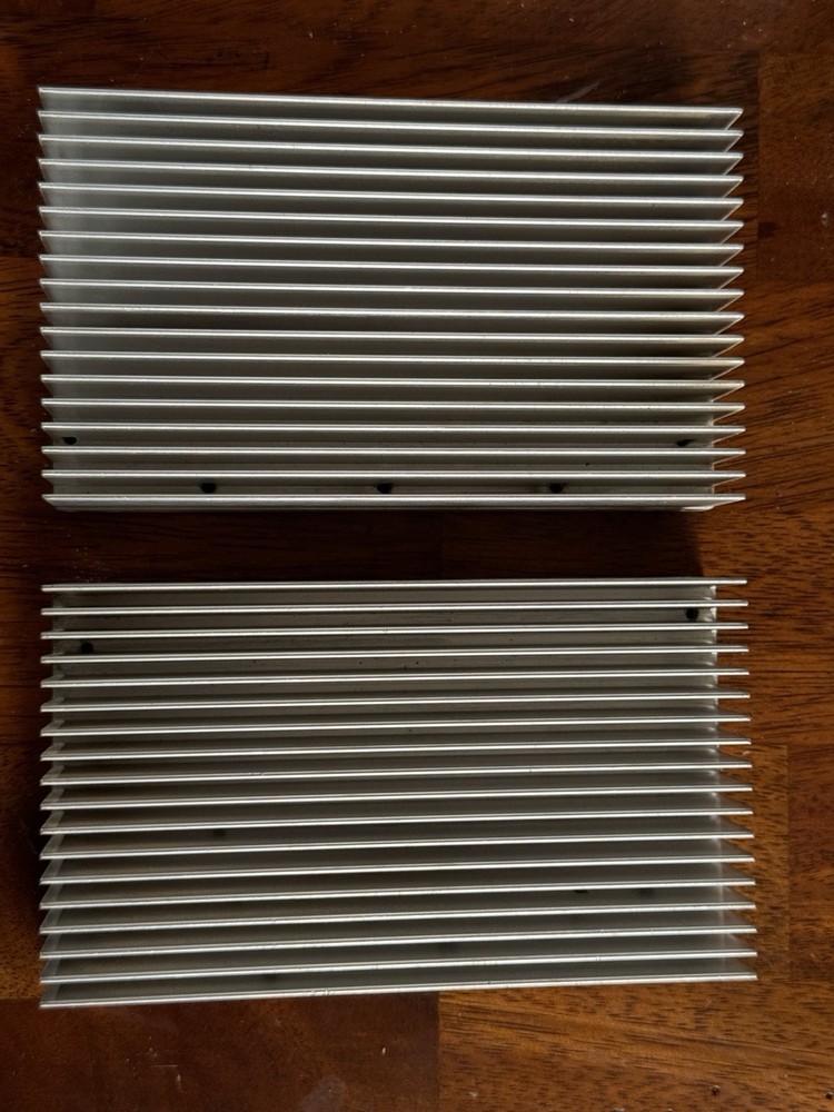 Aluminum Heatsink – 6 1/16″ L x 3 1/2″ W x 1 1/4″ H – 1/4″ Fin Spacing