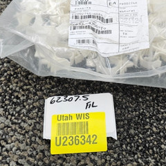 (QTY 100) Essentra 10019764 Push Mount Cable Clamp Lockable White