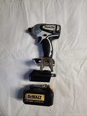 18v Makita lithium tool to M18 or 20v Dewalt battery Adapter