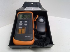 Digital Illuminance LUX Meter LX1330B