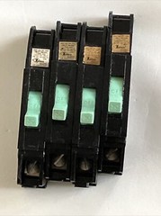 T30 Zinsco GTE Sylvania 1P30A 120VAC Plug-in / Feed-thru Breaker T130 Green