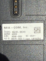 Harris Macom P5100 MAHM-S8DSX Portable Radio + VC3000 Charger + 7.5V Battery