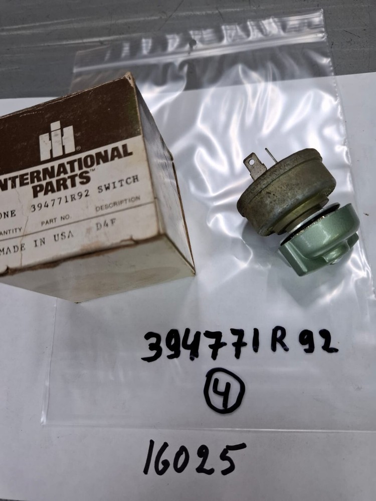 NOS TRACTOR PARTS 394771R92 SWITCH FARMALL CUB, 4366, INTERNATIONAL