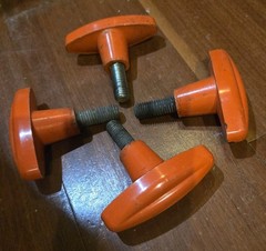 1/2″-13 Thread Thumb Screws – T Wing Orange Knob – 4 Pack – USA