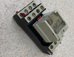 Telemecaique / Schneider RHN412B Switching Relay 24V, DC
