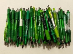 30ct Mixed Lot Misprint Retractable Click Pens: FORREST / KELLY / GREEN
