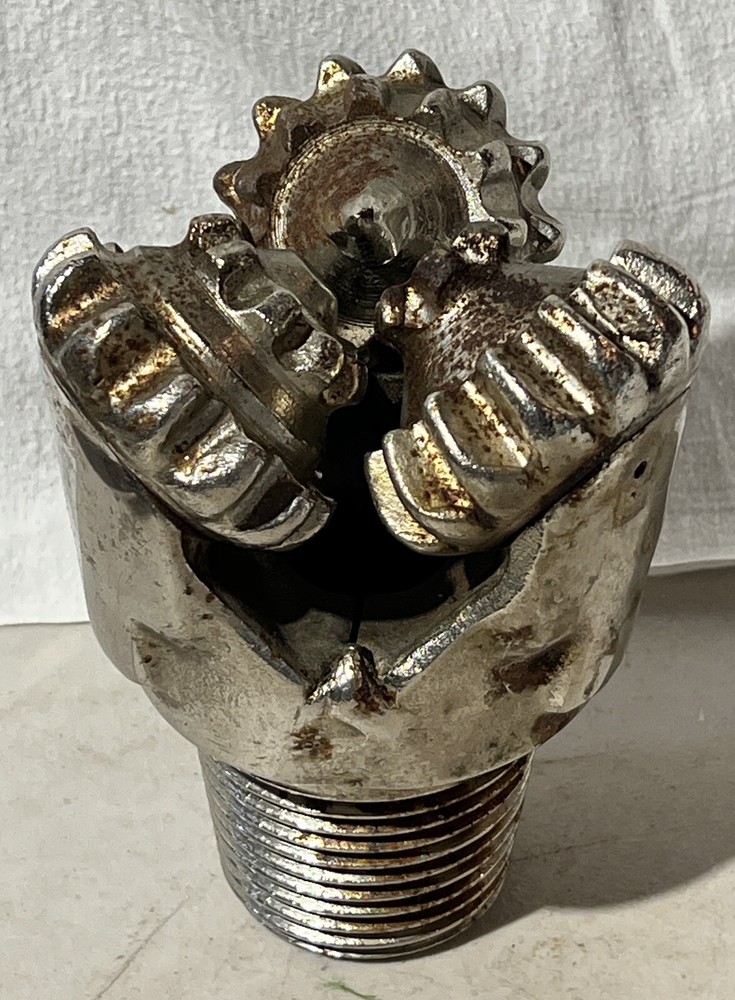 Tri Cone 4 7/8 Oil & Gas Drill Bit 10 pounds All Three Gears Spin Easily