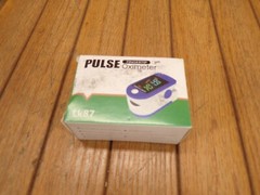USA COLOR LED FINGER-TIP PULSE OXIMETER PULSE/OXYGEN SpO2 MONITOR LK87 2 x AAA