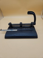 VTG 1984 Master Products MFG Co Model 1325B 3-Hole Punch Heavy Duty Industrial