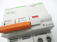 SCHNEIDER ELECTRIC DOMC42 16A 230V (AS PICTURED) UNMP