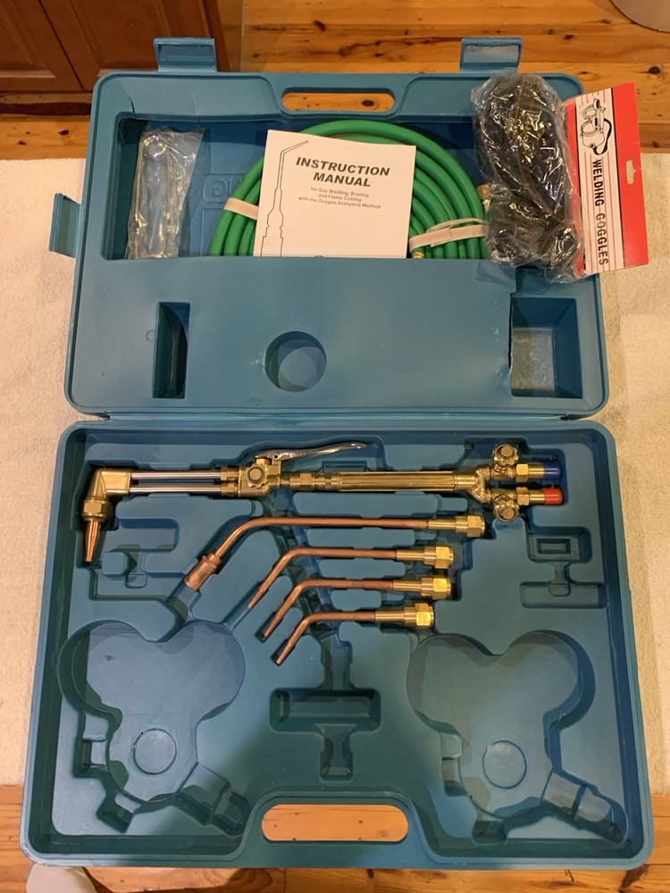 Victor welding set all shown no gauges. New as shown