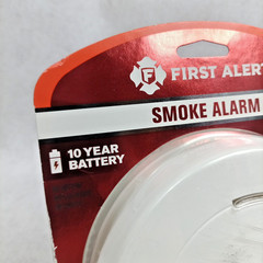 First Alert 10-Year Path Light Photoelectric Smoke Alarm Battery NIOB