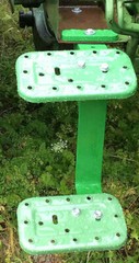 2 STEP & BRACKET M MT JOHN DEERE JD 3114