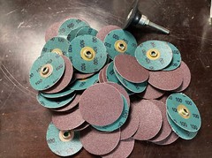 200 DISC LOT 3M Roloc Abrasive Sanding Die Grinder Discs 2″ 100 Grit w/ mandrel