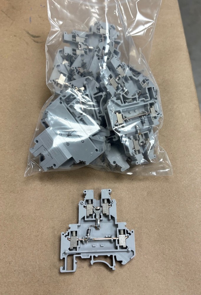 PHOENIX CONTACT UKK5-PV GRAY DOUBLE LEVEL TERMINAL BLOCKS LOT OF 15 NEW
