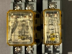 IDEC RH2B-UAC24V / RH1B-UAC24V Plug-in “Ice Cube” Relays with DIN Sockets