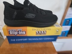 Size 10.5 WIDE – SKECHERS Summits SR Colsin – Slip Resistant / EH – Black – Mens