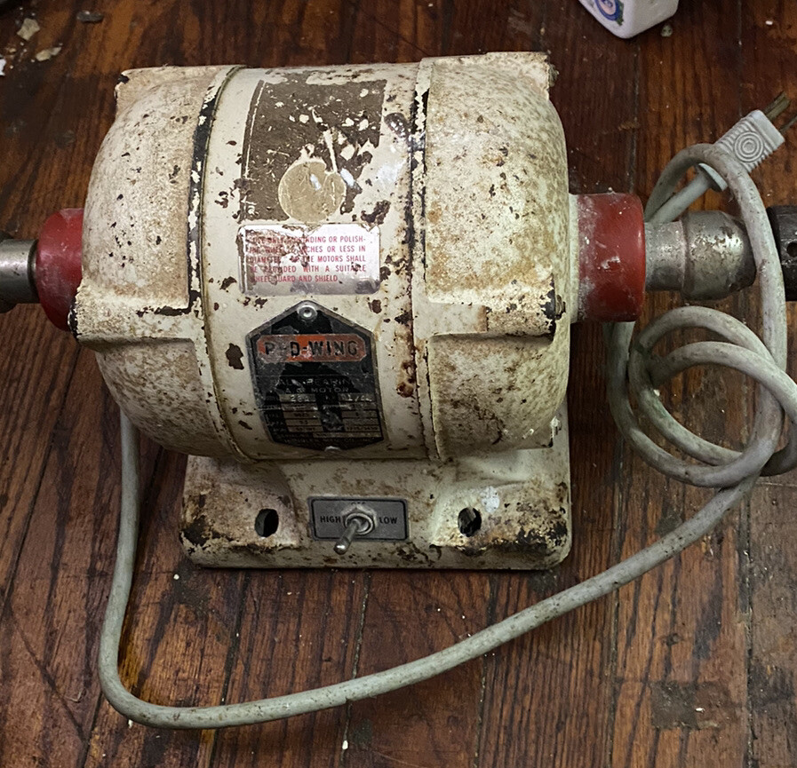 Red-Wing 26A Dental Lab Polishing Lathe 1/4 HP AC Motor With Chuck And Spindle m