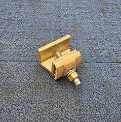 Burndy GCS34: Copper Ground Clamp 4/0 AWG 500 Kcmil Copper Clamp DB 1/4-1 SLT