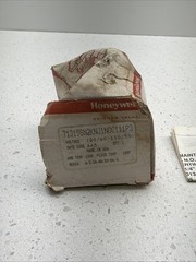 NEW HONEYWELL 71315SN2KNJ1N0C111P3 SKINNER VALVE 120VA60Hz 125PSI