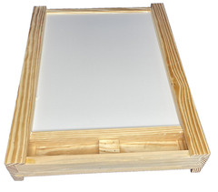 Pine 10 frame IPM screened bottom board with corrugated plastic in wood tray