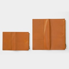 TRAVELER’S Notebook Leather Zipper Case engraving Tannin Regular & Passport size