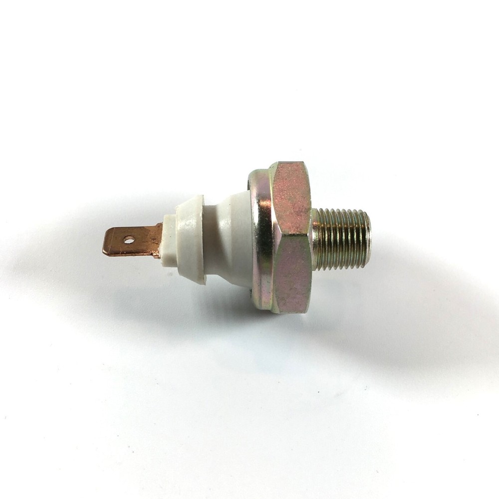 Oil Pressure Sending Unit fits IH 644 654 724 744 824 844 Tractors 3055238R92