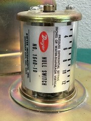 Dwyer 1640-10 Floating Contact Null Switch – New Open Box