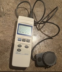 Light Meter Lux/FC SPER SCIENTIFIC 840 w/soft case and original calibrtion. cert